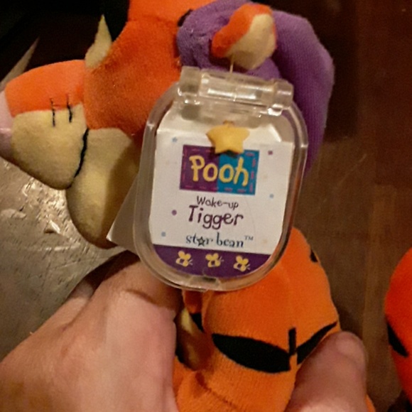 WINNIE  THE  POOH  COLLECTION. - Picture 5 of 8